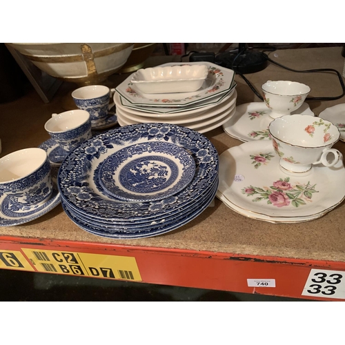 843 - A QUANTITY OF CERAMICS TO INCLUDE BLUE AND WHITE, FOUR CUP AND SANDWICH SETS AND SPODE PLATES ETC