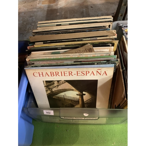 952 - A ASSORTMENT OF RECORDS TO INCLUDE NANA MOUSKOURI, EVITA, JAMES LAST ETC