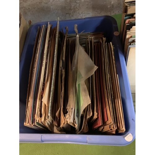 952 - A ASSORTMENT OF RECORDS TO INCLUDE NANA MOUSKOURI, EVITA, JAMES LAST ETC