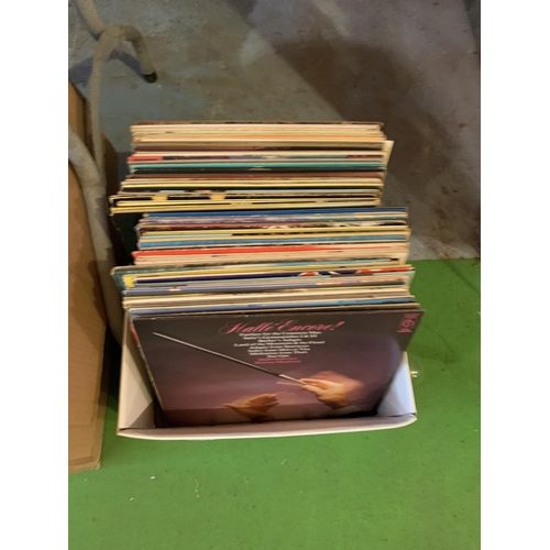 974 - AN ASSORTMENT OF RECORDS TO INCLUDE THE SOUND OF MUSIC, GERSHWIN, COUNTY MUSIC ETC