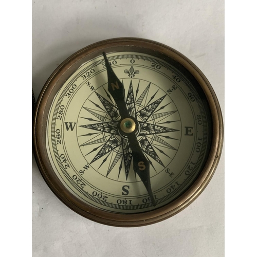 624 - A GERMAN BRASS COMPASS