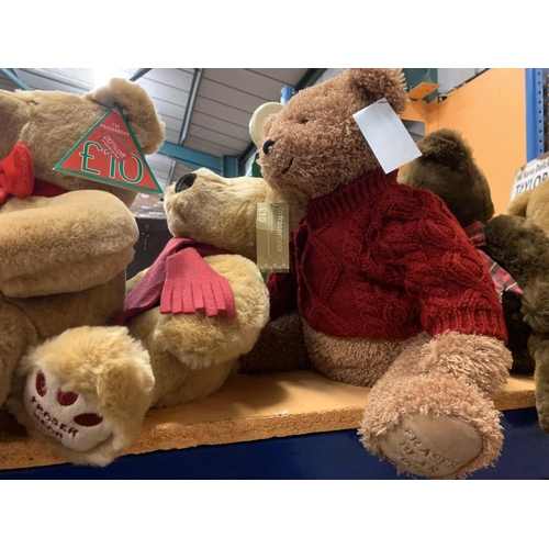 385 - A COLLECTION OF FRASER BEARS TO INCLUDE A LIMITED EDITION 2001 BOXED BEAR