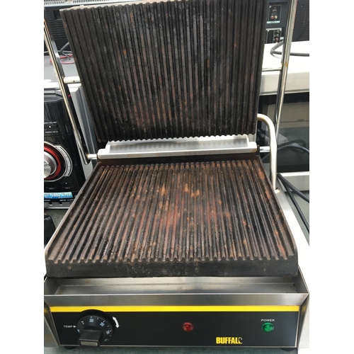 1725 - A BUFFALO BISTROCONTACT GRILL BELIEVED IN WORKING ORDER BUT NO WARRANTY