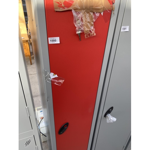 1580 - AN AS NEW RED AND GREY SINGLE LOCKER WITH KEYS