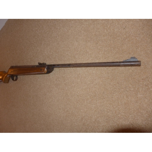 302 - A B.S.A. METEOR .22 CALIBRE AIR RIFLE, 45.5CM BARREL (RUSTED)