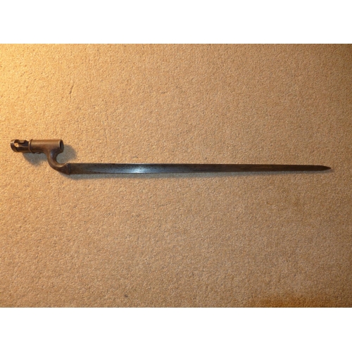 316 - A SOCKET BAYONET (POSSIBLY FOR MARTIN HENRY), 47CM BLADE, STAMPED