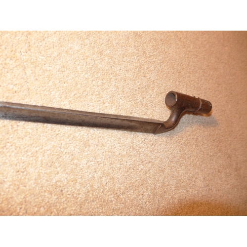 316 - A SOCKET BAYONET (POSSIBLY FOR MARTIN HENRY), 47CM BLADE, STAMPED