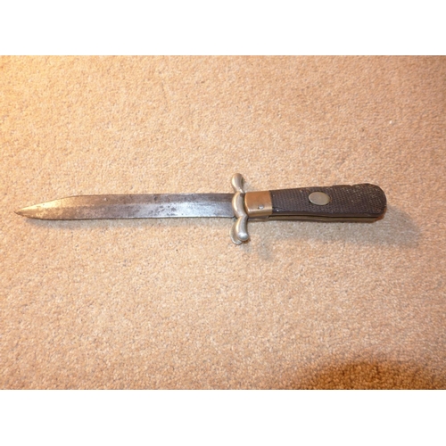 319 - A VICTORIAN FOLDING BOWIE KNIFE, 17CM BLADE, CROSSGUARD, TOTAL LENGTH 29CM