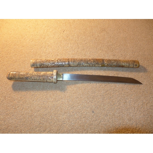 320 - A JAPANESE WAKIZASHI, 30CM BLADE, WITH CARVED BONE GRIP AND SCABBARD