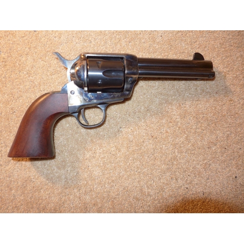 322 - A BOXED, VIRTUALLY MINT PIETTA .380 CALIBRE BLANK FIRING 1873 SINGLE ACTION COLT REVOLVER, THE BOX C... 