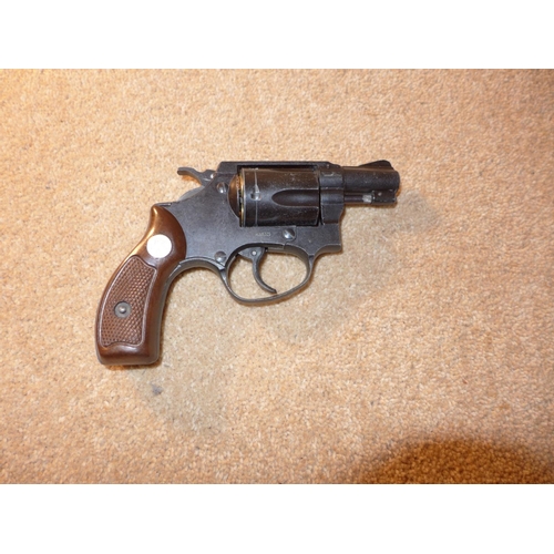 325 - A BOXED MGC CHIEF'S REPLICA REVOLVER