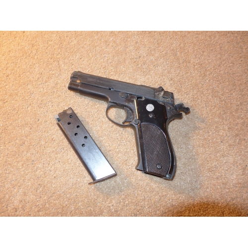 330 - A BLANK FIRING SMITH AND WESSON 9MM PISTOL A/F