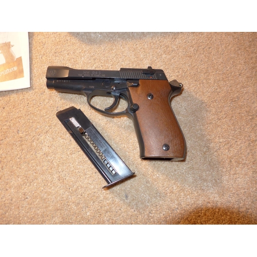 332 - A BOXED WEIHRAUCH BLANK FIRING 9MM PISTOL