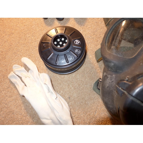 354 - A GAS MASK, PAIR OF RUBBER GLOVES, COTTON GLOVES ETC