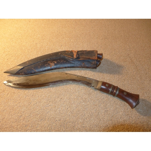 361 - A KUKRI KNIFE, 30CM BLADE, LEATHER SCABBARD WITH TO KARDA KNIVES