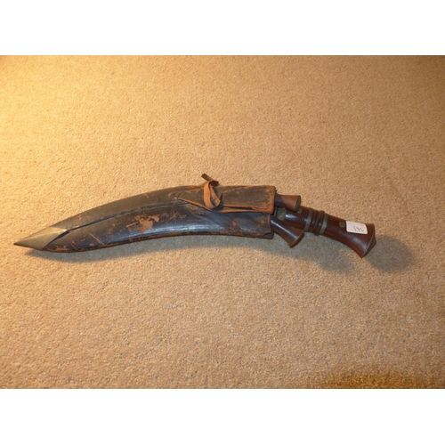 361 - A KUKRI KNIFE, 30CM BLADE, LEATHER SCABBARD WITH TO KARDA KNIVES