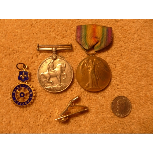 366 - A WORLD WAR I MEDAL PAIR AWARDED TO 3157 GUNNER P BIRMINGHAM OF THE ROYAL ARTILLERY