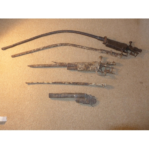 368 - TWO WORLD WAR I RELIC FRENCH LEBEL RIFLES, LABEL BARREL, LEBEL BAYONET SCABBARD AND A FLARE PISTOL R... 