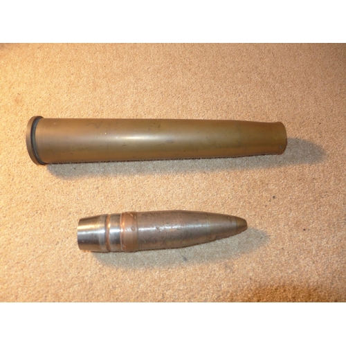 375 - A DEACTIVATED WORLD WAR II BOFORS SHELL DATED 1939, HEIGHT 44.5CM