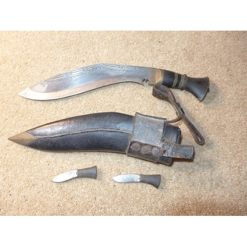 420 - A KUKRI KNIFE, 21CM INCISED DECORATED BLADE, LEATHER SCABBARD AND TWO KARDA KNIVES