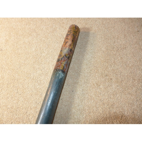 428 - A VICTORIAN WOOD TRUNCHEON, LENGTH 55.5CM, WITH PAINTED DECORATION OF QUEEN VICTORIAS CYPHER AND S.4... 