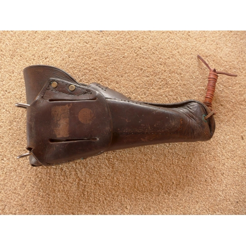 453 - AN ANTIQUE BLACK LEATHER PISTOL HOLSTER, LENGTH 26CM