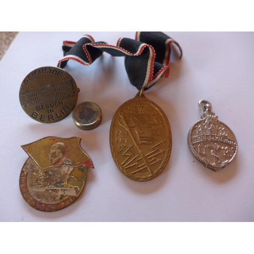 476 - A MESS PLATE, GERMAN 1914-18 MEDAL, MINIATURE COMPASS (POSSIBLY AN ESCAPE EXAMPLE) SILVER TYNE DIVIS... 