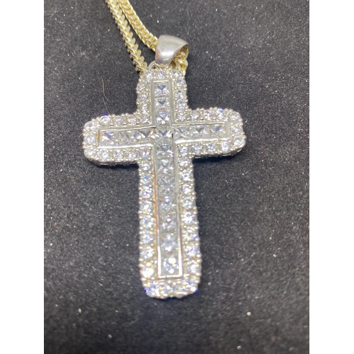 541 - A SILVER CHAIN WITH ORNATE CROSS BOTH MARKED 925 WITH PRESENTATION BOX