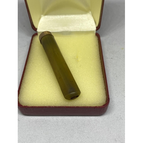 564 - A VINTAGE CHEROOT HOLDER WITH A PRESENTATION BOX