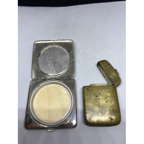 567 - TWO VINTAGE ITEMS TO INCLUDE A COMPACT AND A VESTA CASE