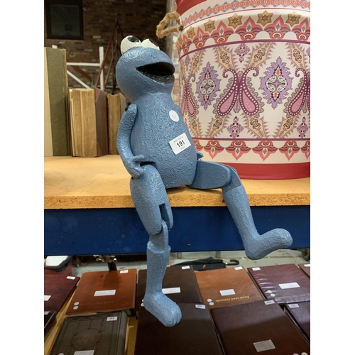 191 - A WOODEN COOKIE MONSTER FIGURE TO SIT ON A SHELF