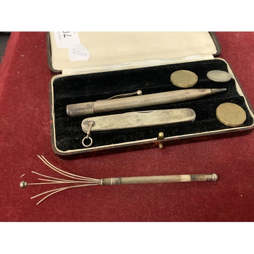 700 - A HALLMARKED SILVER PENKNIFE, PROPELLING PENCIL AND A COCKTAIL STIRRER ETC