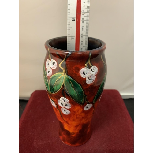 705 - AN ANITA HARRIS HAND PAINTED AND SIGNED WHITE BERRIES VASE