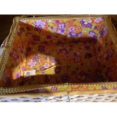 647 - A VINTAGE SEWING BOX AND ITEMS RELATING TO TAPESTRY MAKING