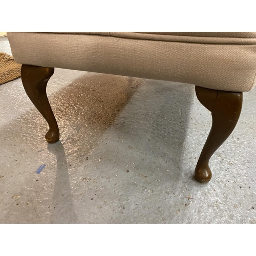 661 - A BEIGE LINEN EFFECT FOOTSTOOL ( 40X72X49 CM)