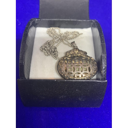 529 - A SILVER CHAIN MARKED STERLING AND AN ORNATE DOUBLE SIDED PENDANT WITH A PRESENTATION BOX