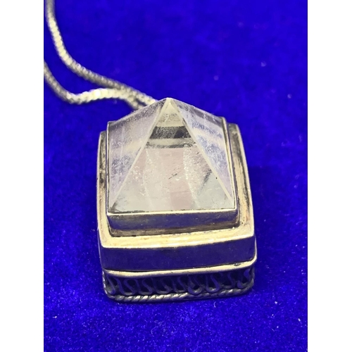 531 - A SILVER NECKLACE AND A SILVER CUBE PENDANT WITH CLEAR GLASS PYRAMID MARKED 925 WITH A PRESENTATION ... 