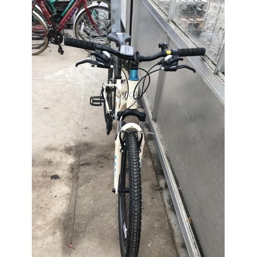 1220 - A GIANT LIV ENCHANT 2 26 INCH GIRLS HARDTAIL MOUNTAIN BIKE 14 INCH X SML ALLOY IN EXCELLENT CONDITIO... 