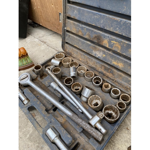 1243 - A LARGE HEAVY DUTY SOCKET SET