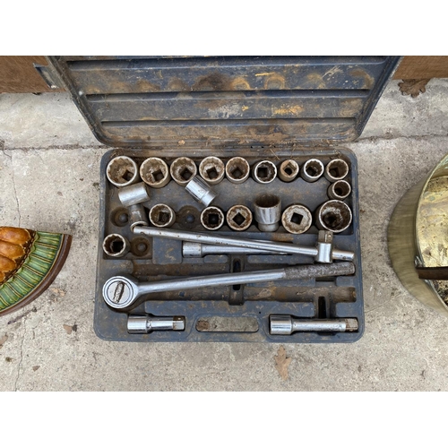 1243 - A LARGE HEAVY DUTY SOCKET SET