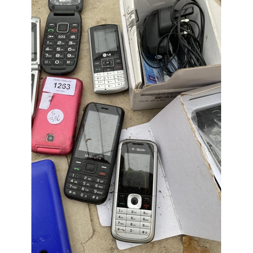 1263 - A LARGE ASSORTMENT OF MOBILE PHONES TO INCLUDE SAMSUNGS ETC