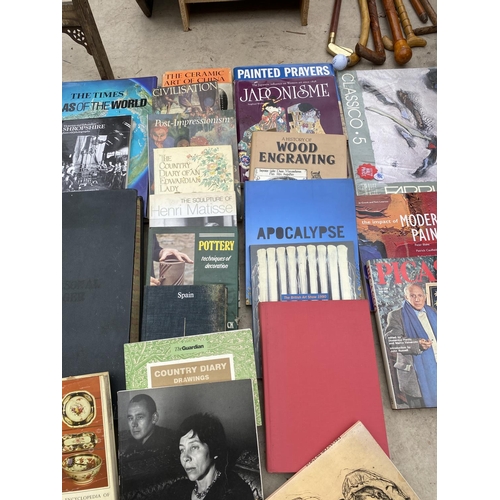 1274 - A LARGE ASSORTMENT OF ANTIQUE AND ART BOOKS