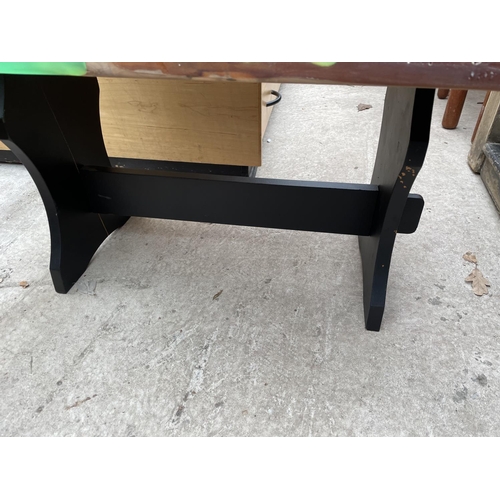 1905 - A MODERN PINE COFFEE TABLE INSET WITH EPOXY RESIN DECORATION, 24x16