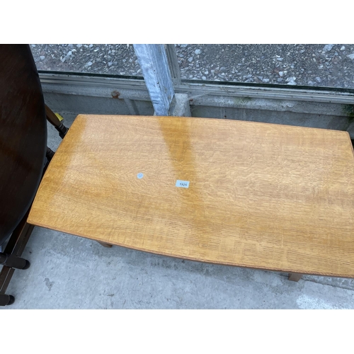 1925 - A RETRO OAK COFFEE TABLE, 36x18