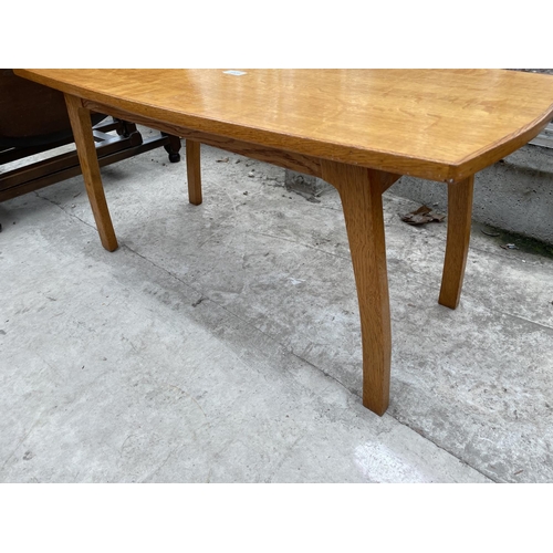 1925 - A RETRO OAK COFFEE TABLE, 36x18