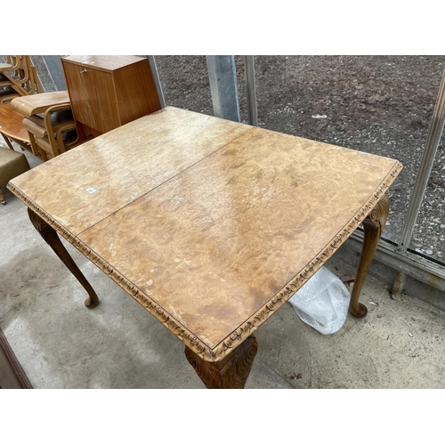 1931 - A MID 20TH CENTURY WALNUT DINING TABLE ON CABRIOLE LEGS