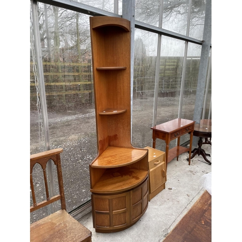 1939 - A RETRO NATHAN TEAK CORNER UNIT WITH OPEN SHELVES AND CUPBOARDS TO THE BASE