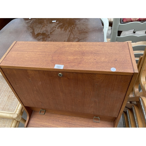 1951 - A RETRO TEAK REMPLOY BUREAU, 24