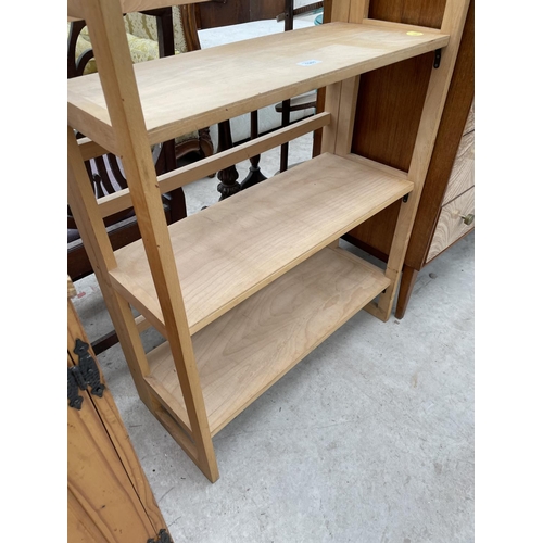 1961 - A FOLD AWAY THREE TIER BOOKCASE/DISPLAY SHELVES, 28