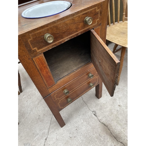 1971 - A REGENCY MAHOGANY AND INLAID WASHSTAND COMMODE WITH PULL-UP VANITY MIRROR WITH ENAMEL BASIN BUT LAC... 